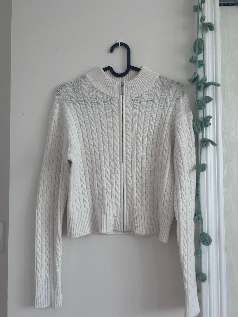 GU White Knitted Zip Cardigan